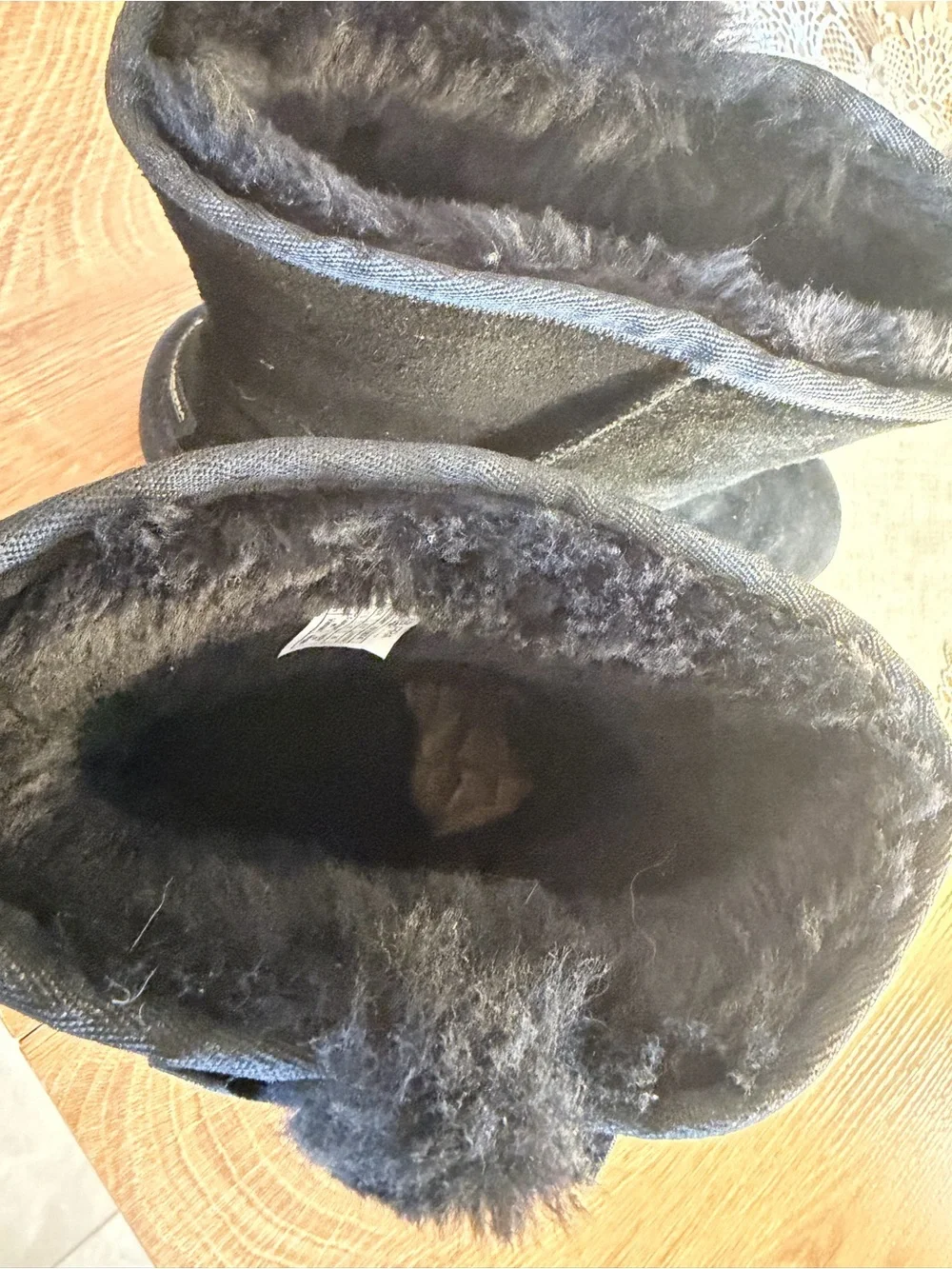 Women’s Koolaburra by Ugg Black Mid High Suede Boots with Side Bows 9 EUC